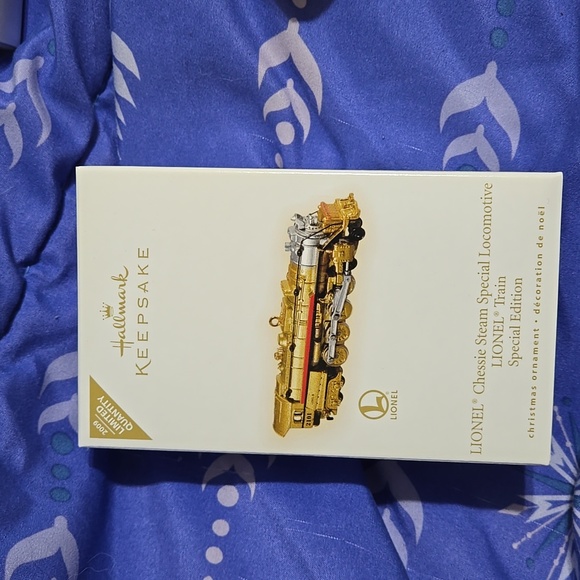 Hallmark train ornament - Picture 1 of 3